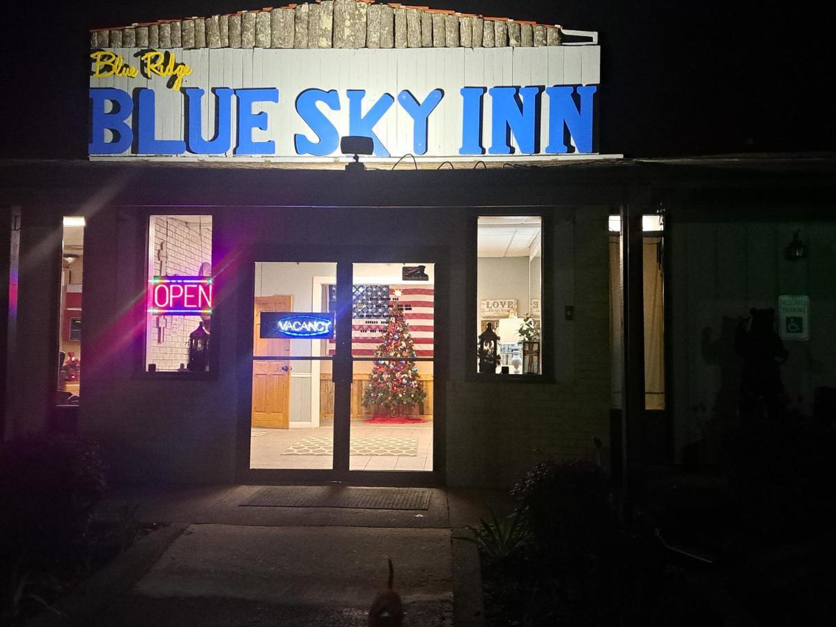 Blue Sky Inn- Complimentary Happy Hour Th-Sun, Veteran Owned, Full Breakfast, Best Green Space, 1 Mile From Blue Ridge, Fire Pit Bagian luar foto