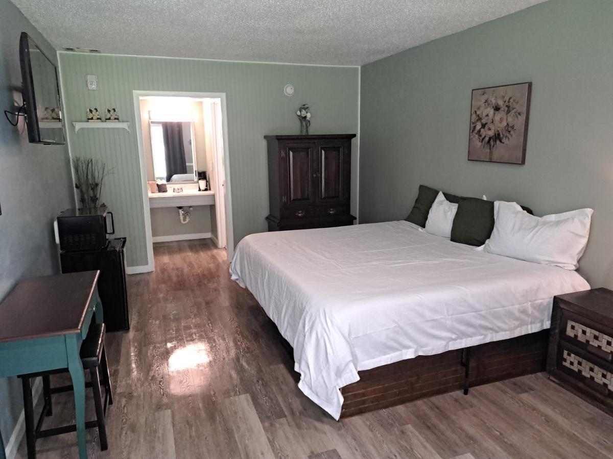 Blue Sky Inn- Complimentary Happy Hour Th-Sun, Veteran Owned, Full Breakfast, Best Green Space, 1 Mile From Blue Ridge, Fire Pit Bagian luar foto