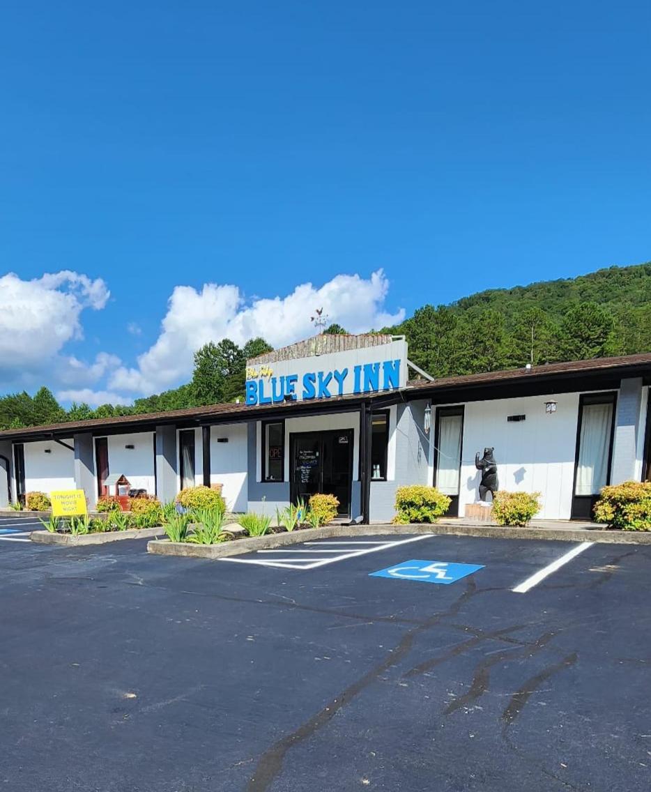 Blue Sky Inn- Complimentary Happy Hour Th-Sun, Veteran Owned, Full Breakfast, Best Green Space, 1 Mile From Blue Ridge, Fire Pit Bagian luar foto